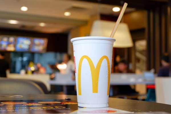 麦当劳正取消饮料免费续杯 更多速食店或效仿