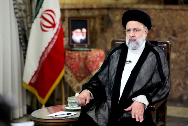 伊朗总统外长坠机 政局动荡陷难关