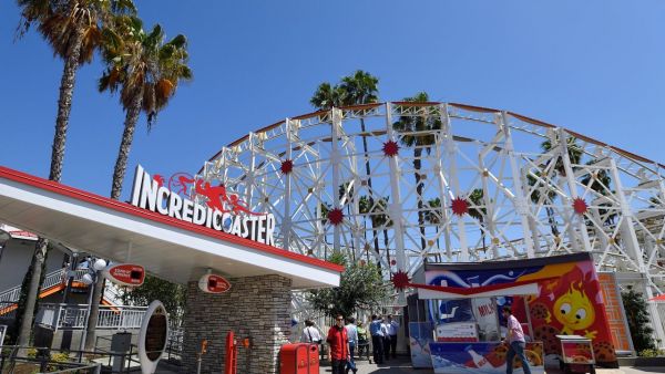 加州迪士尼20名遊客困37公尺高空近1小時　