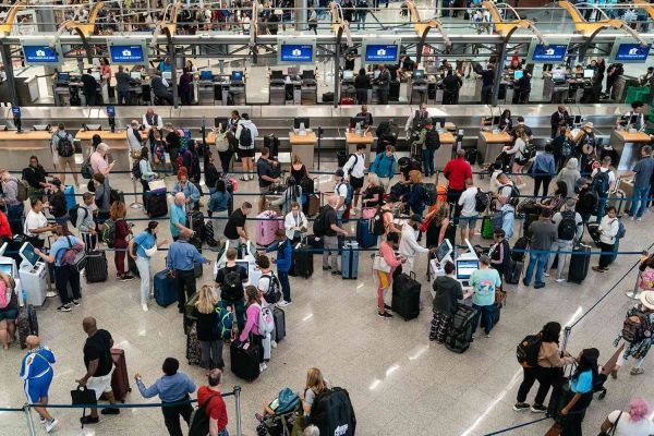 航空公司須預先揭露附加費新規 遭法院叫停