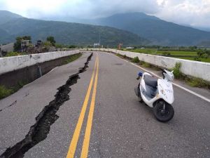 台東再震強度6.8 重創花東地區