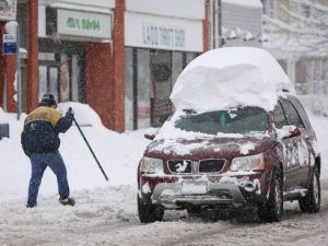 美东大雪 纽约州11郡进入紧急状态