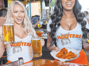 Hooters重返維加斯餐廳戰局