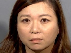 華女與賭場發牌員男友合謀賭博作弊 被捕