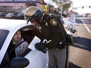 拉斯維加斯警方對危險路口 進行重點交通執法