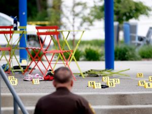 密西根公园戏水池枪击案 歹徒连开28枪多人中弹