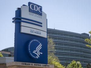 新冠疫情隨熱浪增溫 CDC籲打新版疫苗