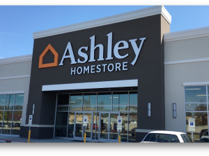 Ashley HomeStore家具零售店进驻西南部