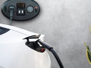 近半數美國電動車車主 考慮重開汽油車