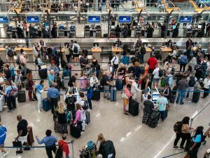 航空公司須預先揭露附加費新規 遭法院叫停