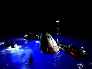 史上首次民间太空漫步任务 SpaceX乘龙号将返地球