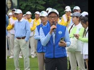 2024全球华人高尔夫球四川行成都赛开杆