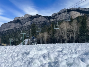 李峡谷初级滑雪道 已于周末开放